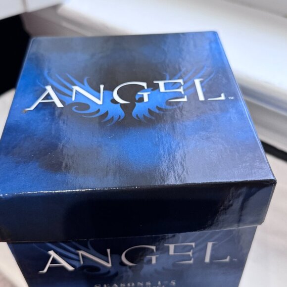 🧛‍♂️✨ RARE Collector’s Edition – Angel: The Complete Series (Limited Edition)🧛 - Picture 16 of 16